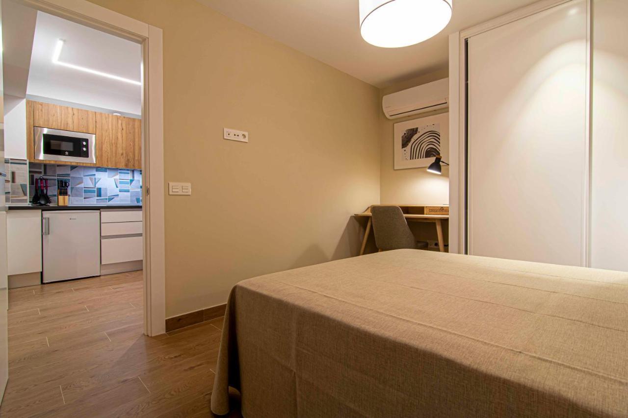 Apartamentos 1 Abril Μάλαγα Εξωτερικό φωτογραφία
