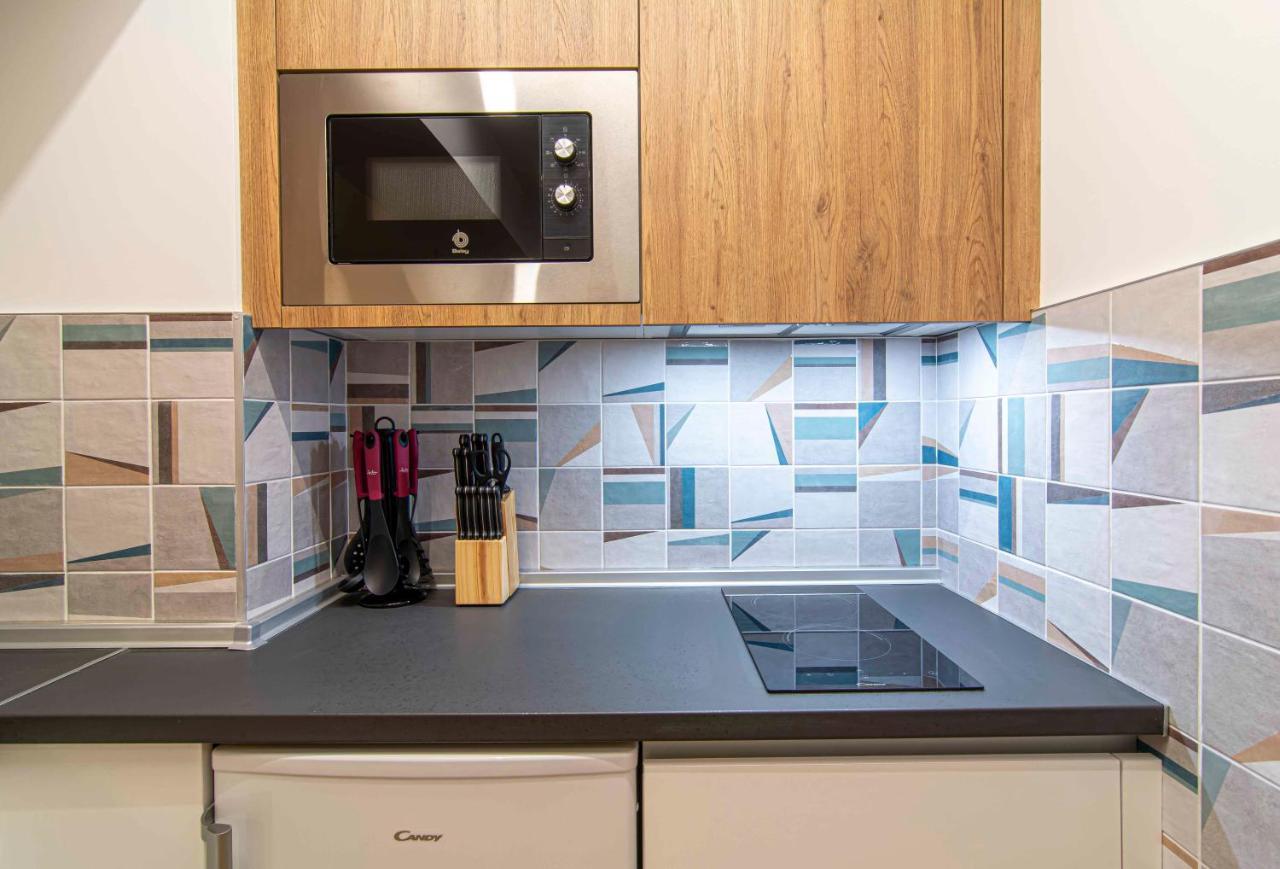 Apartamentos 1 Abril Μάλαγα Εξωτερικό φωτογραφία