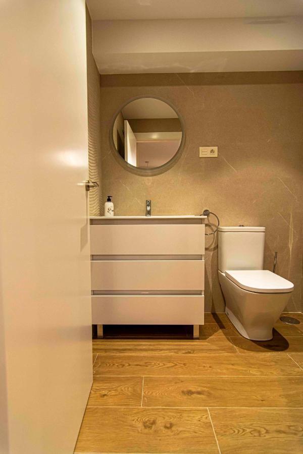 Apartamentos 1 Abril Μάλαγα Εξωτερικό φωτογραφία