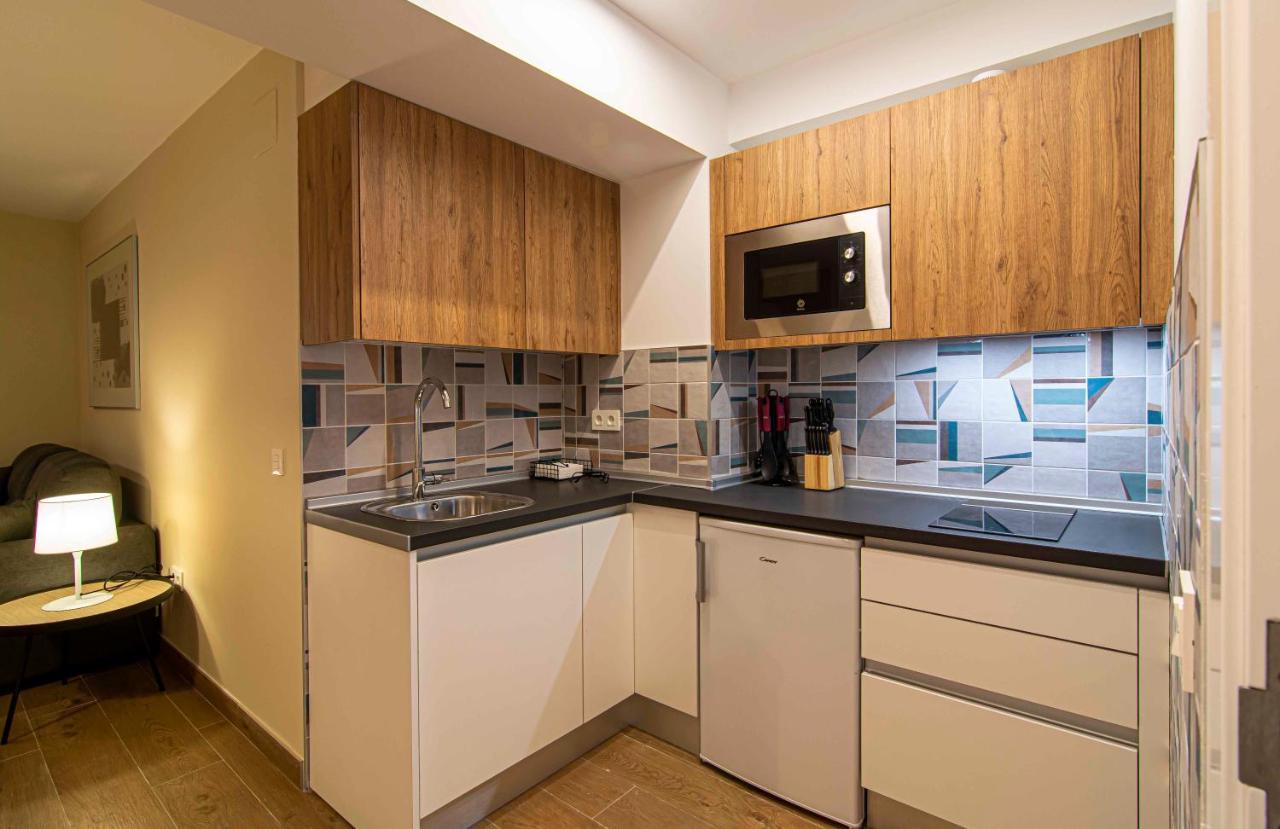 Apartamentos 1 Abril Μάλαγα Εξωτερικό φωτογραφία