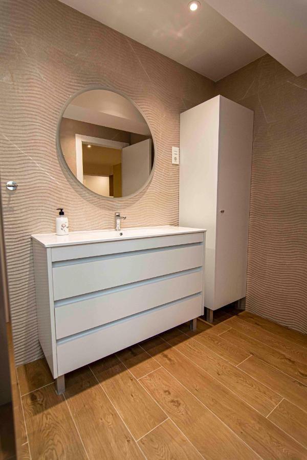 Apartamentos 1 Abril Μάλαγα Εξωτερικό φωτογραφία