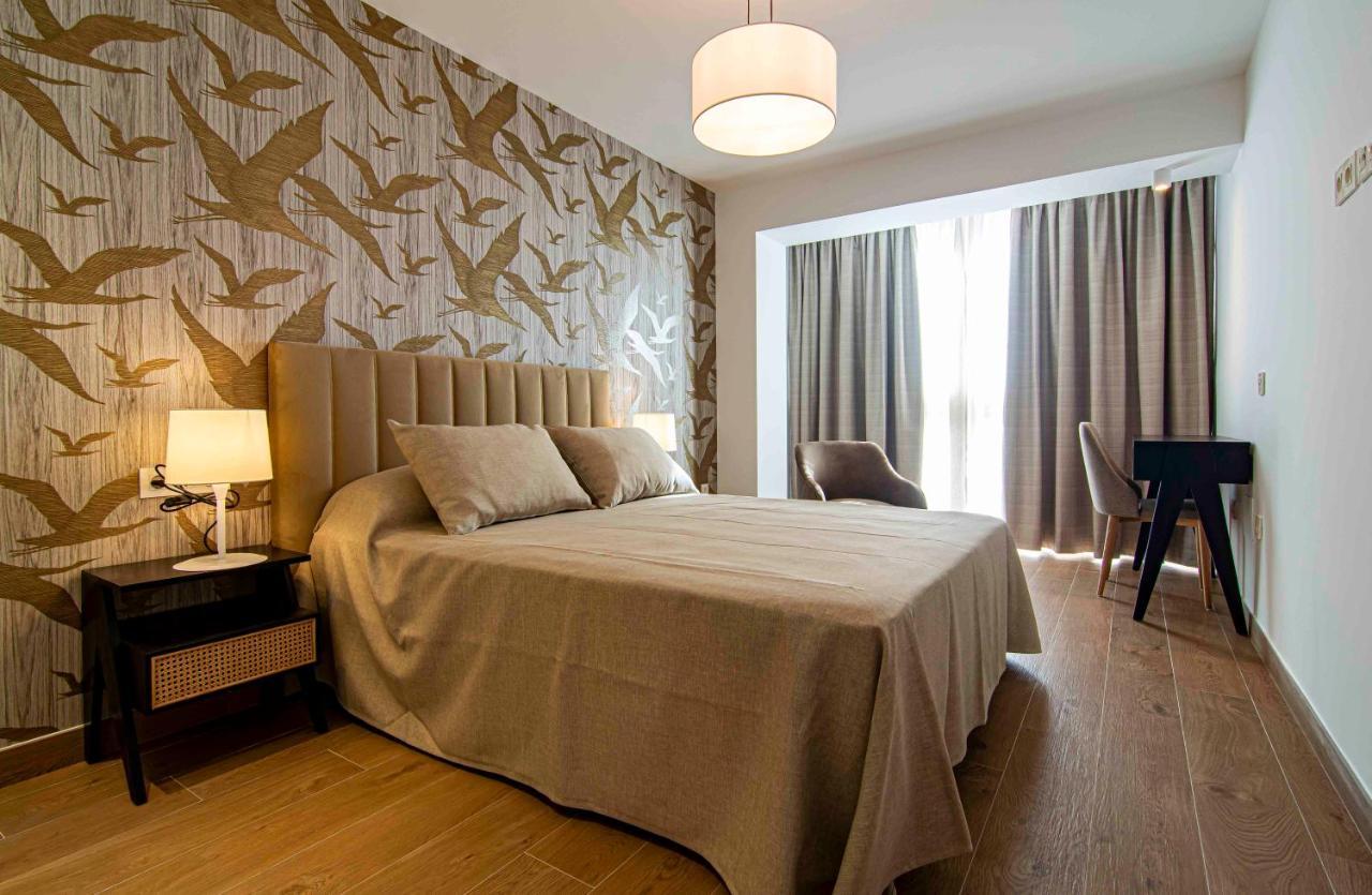 Apartamentos 1 Abril Μάλαγα Εξωτερικό φωτογραφία