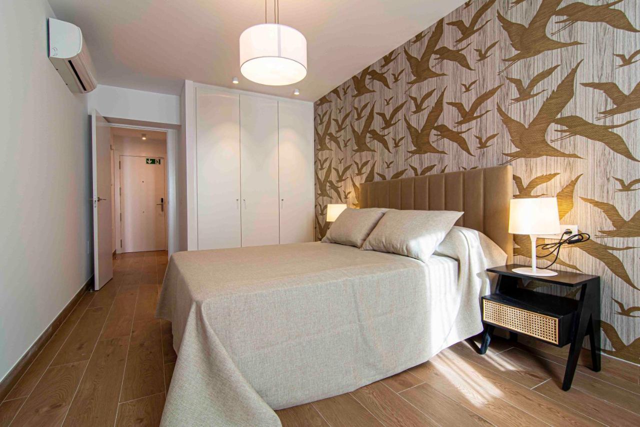 Apartamentos 1 Abril Μάλαγα Εξωτερικό φωτογραφία